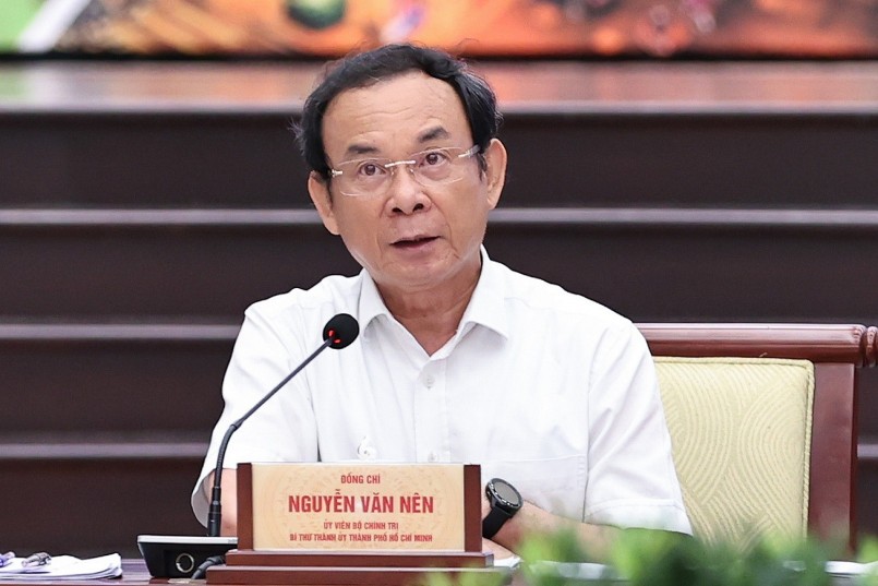 Ủy viên Bộ Chính trị, Bí thư Thành ủy TPHCM Nguyễn Văn Nên phát biểu tại Hội nghị - Ảnh: VGP