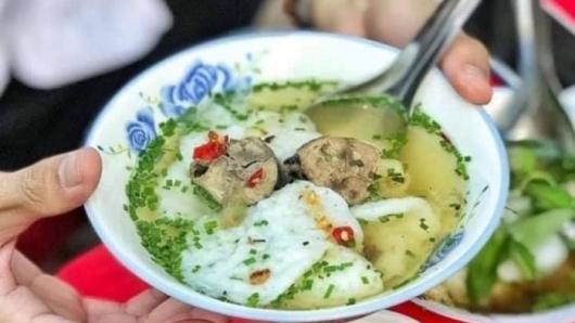 Bánh căn nước cá Quy Nhơn- đặc sản ngon bổ rẻ không ăn là tiếc hùi hụi