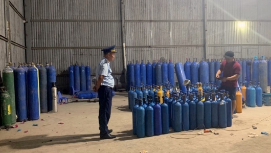 Bắc Ninh: Phát hiện hơn 1.300 kg khí N2O không rõ nguồn gốc