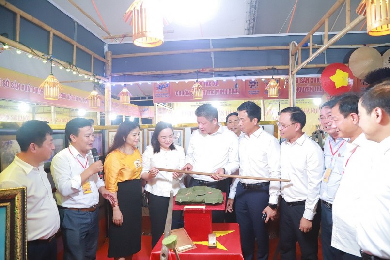 Hơn 120 gian hàng tham gia "Festival nông sản Hà Nội lần 2 năm 2023" tại huyện Ứng Hòa