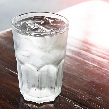 Uống nước đá nhiều có tốt không?