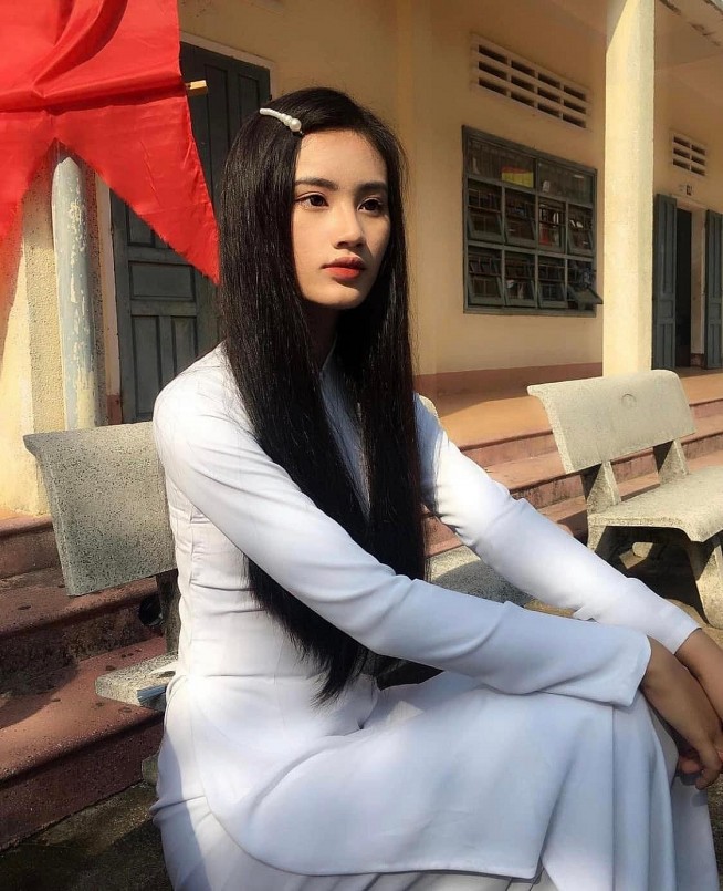Chiêm ngưỡng vẻ đẹp đời thường của hoa hậu Huỳnh Trần Ý Nhi