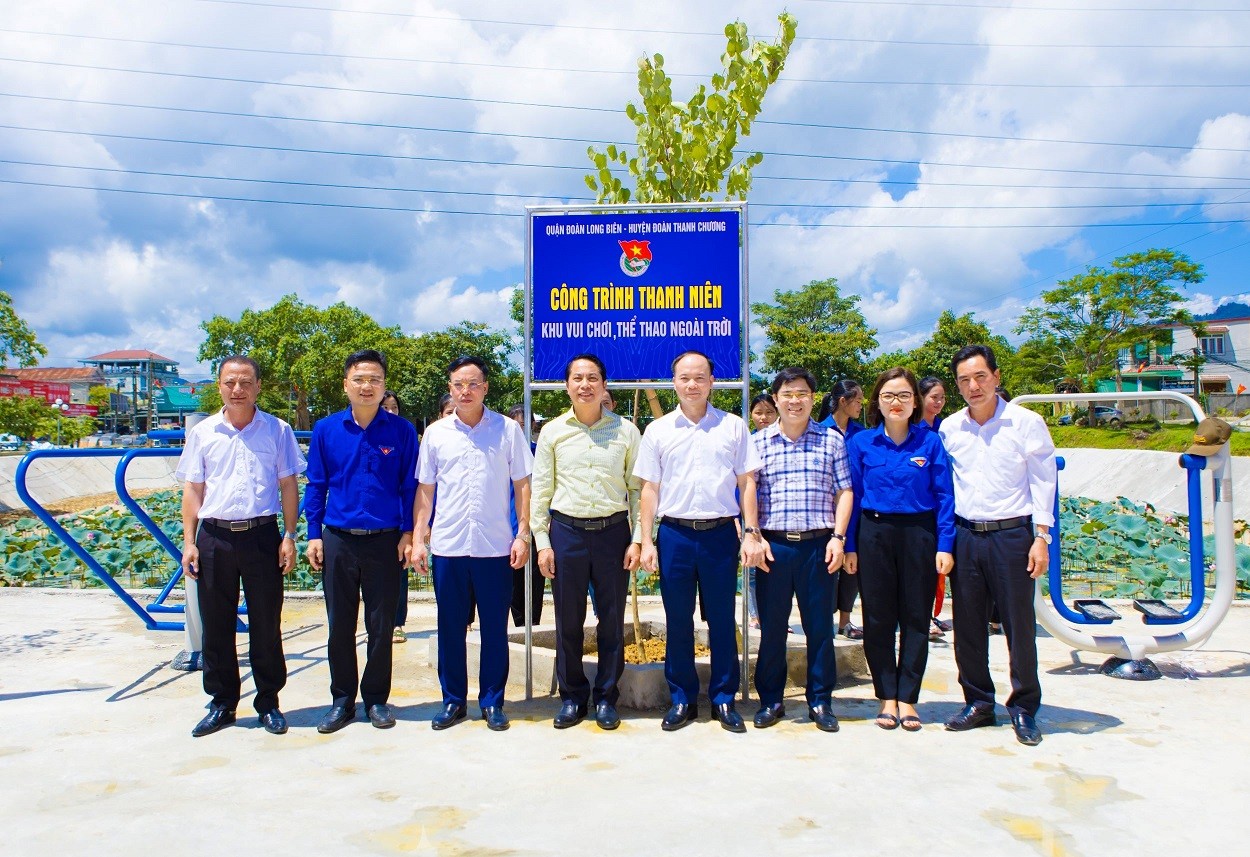 Quận Long Biên (Hà Nội) làm việc với huyện Thanh Chương