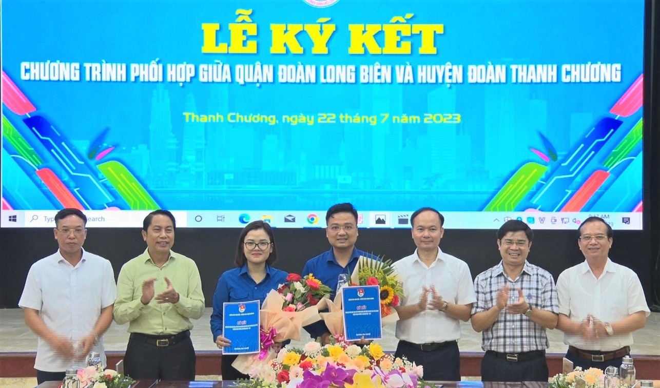 Quận Long Biên (Hà Nội) làm việc với huyện Thanh Chương