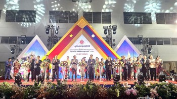 Hội chợ Thương mại Việt - Lào 2023: Tăng cường sự hợp tác giữa doanh nghiệp hai nước