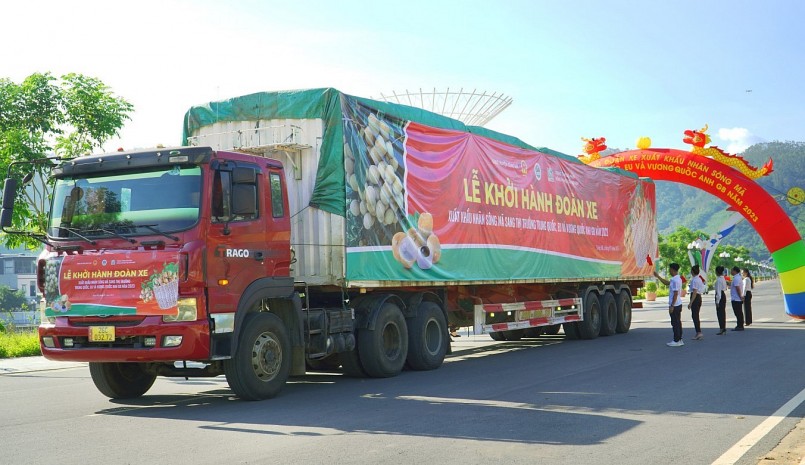Huyện Sông Ma tổ chức khởi hành 2 xe container xuất khẩu Nhãn Sông Mã sang Trung Quốc, EU và Vương quốc Anh GB.