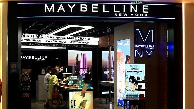 Review nước tẩy trang mắt môi Maybelline làm sạch lớp trang điểm hiệu quả