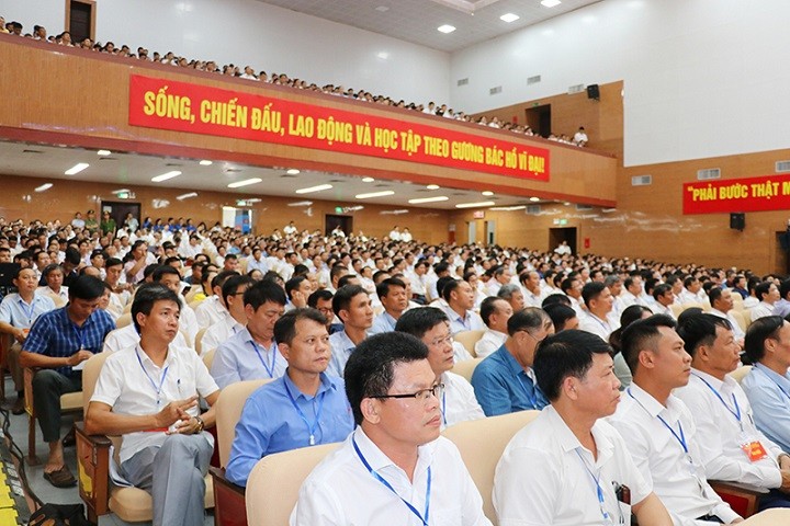 Nghệ An: Thường trực Tỉnh ủy gặp mặt, đối thoại với 1121 cán bộ chủ chốt cấp xã Nghệ An: Thường trực Tỉnh ủy gặp mặt, đối thoại với 1121 cán bộ chủ chốt cấp xã