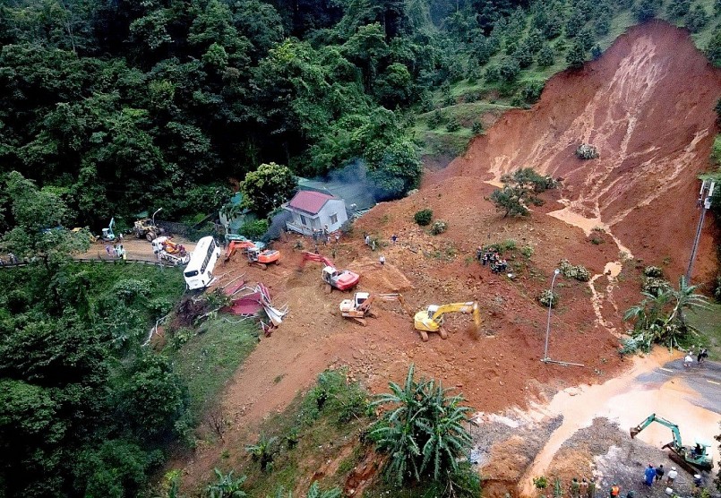 Hiện trường vụ sạt lở đất nghiêm trọng xảy ra tại Bảo Lộc 