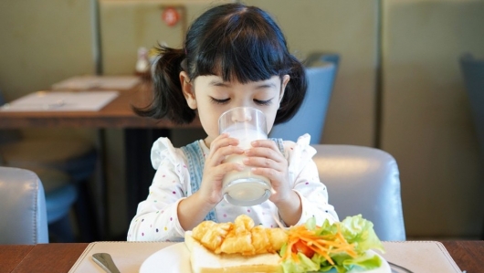 Gợi ý cách chế biến bữa sáng dinh dưỡng cho trẻ tiểu học
