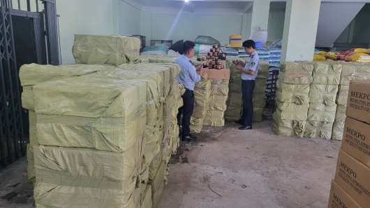 Phú Yên: Phát hiện phương tiện vận chuyển 4.056 kg thuốc lá không hóa đơn chứng từ