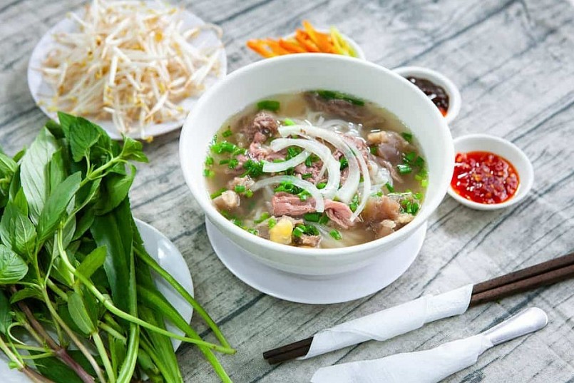 Ăn bún, phở buổi sáng sẽ cung cấp được lượng nước đáng kể cho cơ thể.