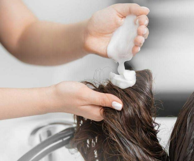 Cách chăm sóc tóc nhuộm tại nhà không lo phai màu