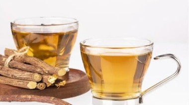 Công thức pha trà cam thảo giảm ho và đau họng trong mùa thu