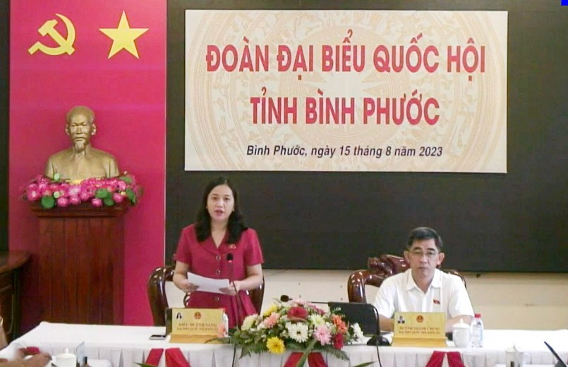 Đại biểu Điểu Huỳnh Sang đặt câu hỏi chất vấn từ điểm cầu Đoàn ĐBQH tỉnh Bình Phước