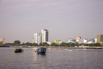 Thành phố Đà Nẵng tổ chức giải đua thuyền truyền thống trong ngày Tết Độc lập