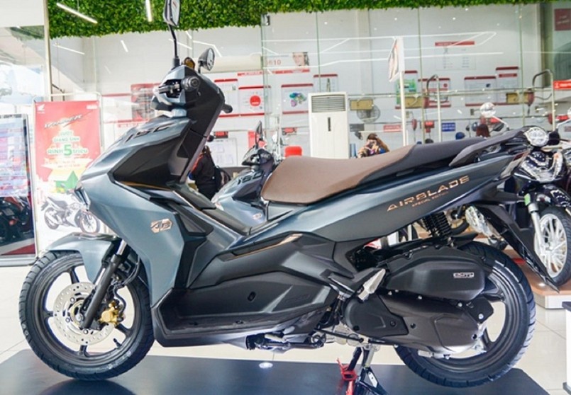 Giá xe máy Honda Air Blade 160 tháng 9/2023: Chênh lệch khá cao