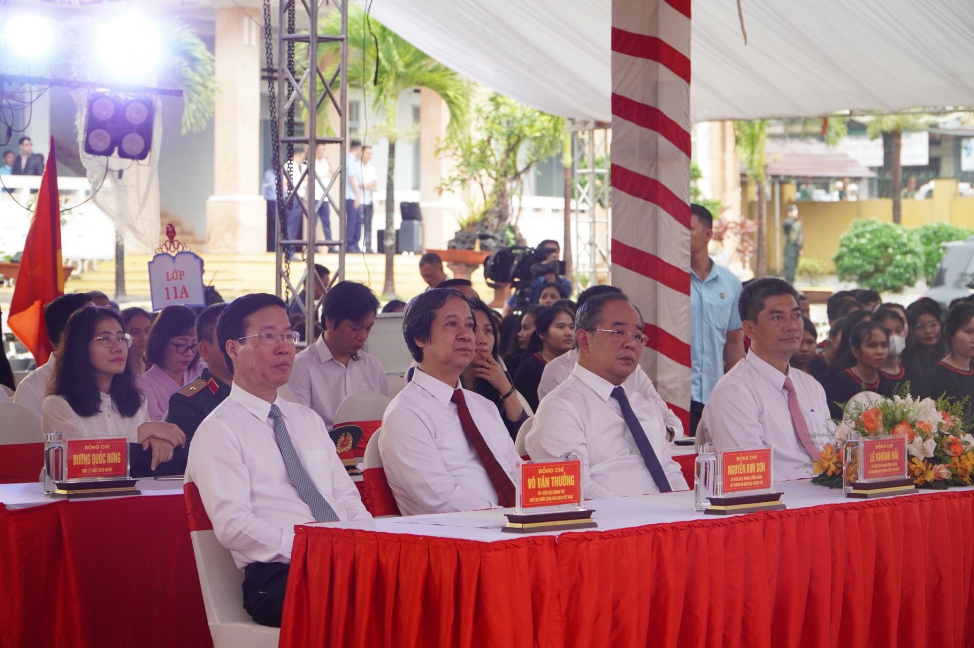 Chủ tịch nước đánh trống khai giảng tại trường PTDTNT tỉnh Gia Lai