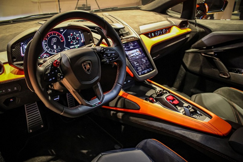Lamborghini Revuelto ra mắt tại Malaysia, giá lên tới 32 tỷ đồng