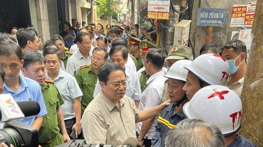 Thủ tướng Phạm Minh Chính trực tiếp xuống chỉ đạo, kiểm tra về vụ cháy chung cư mini