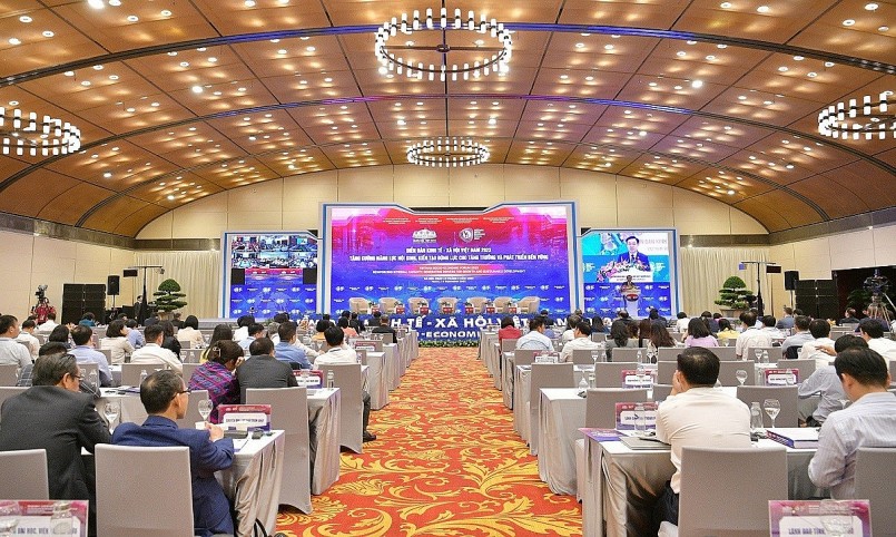 Quang cảnh Diễn đàn kinh tế - xã hội Việt Nam 2023 với chủ đề “Tăng cường năng lực nội sinh, kiến tạo động lực cho tăng trưởng và phát triển bền vững”.