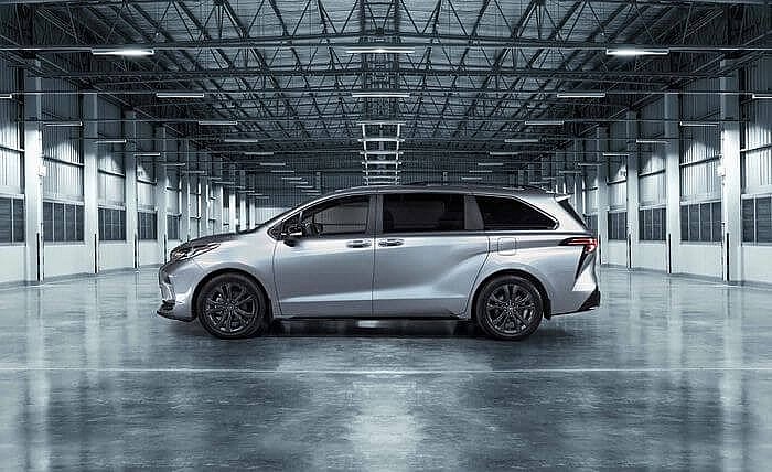 Toyota Sienna 2024 ra mắt, ít thay đổi nhưng tăng giá, về Việt Nam trên 4 tỷ đồng