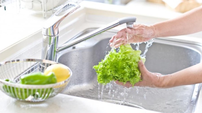 Rửa rau củ quả đúng cách để bảo vệ sức khỏe