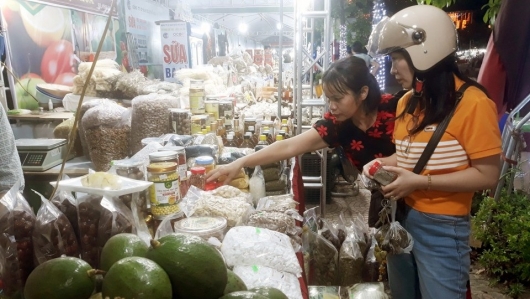 Hơn 130 gian hàng tham gia Hội chợ trái cây, nông sản an toàn các tỉnh, thành phố năm 2023