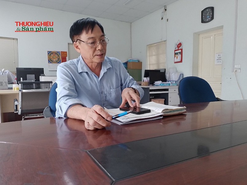 ông Dương Đình Trình, Phó giám đốc Công ty CP nước sạch Thanh Hà làm việc với phóng viên Tạp chí Thương hiệu và Sản phẩm
