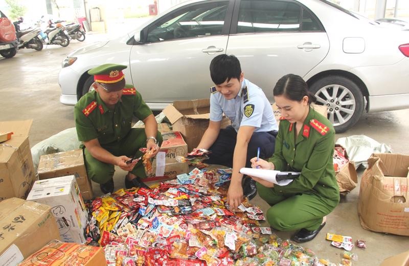 Quản lý thị trường Thanh Hoá xử lý hơn 1.400 vụ buôn lậu, gian lận thương mại, hàng giả