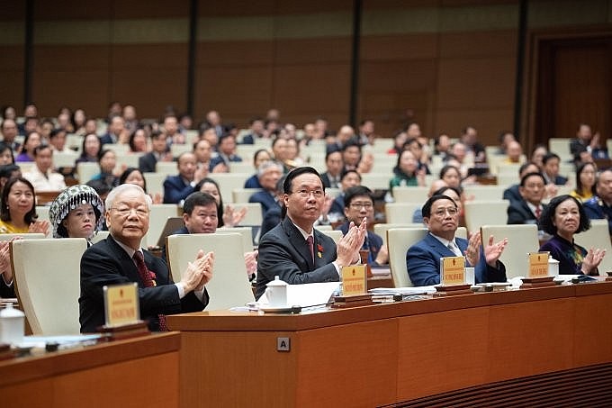 Tổng Bí thư Nguyễn Phú Trọng cùng các đồng chí lãnh đạo Đảng và Nhà nước tham dự buổi lễ. Ả