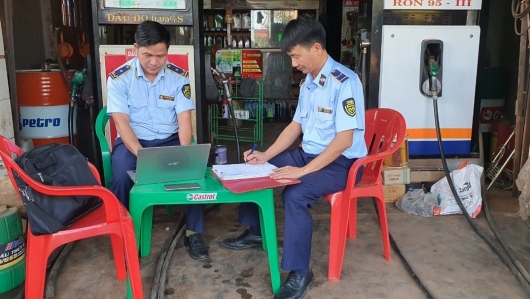 Đắk Nông: Xử phạt hơn 50 triệu đồng một doanh nghiệp kinh doanh xăng dầu