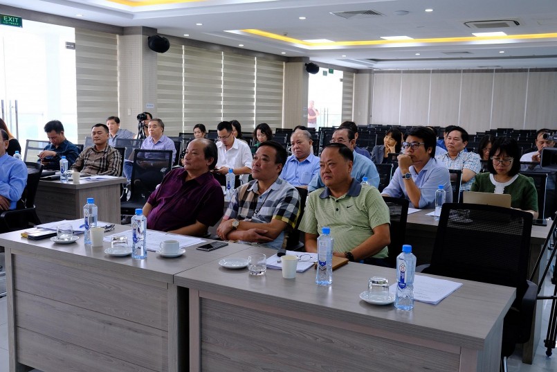 Các đại biểu tham dự Hội nghị Ban chấp hành Hội Khoa học các sản phẩm thiên nhiên Việt Nam 
