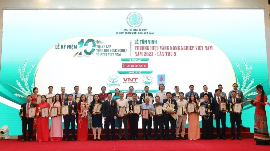 Vinh danh 99 thương hiệu vàng nông nghiệp Việt Nam năm 2023