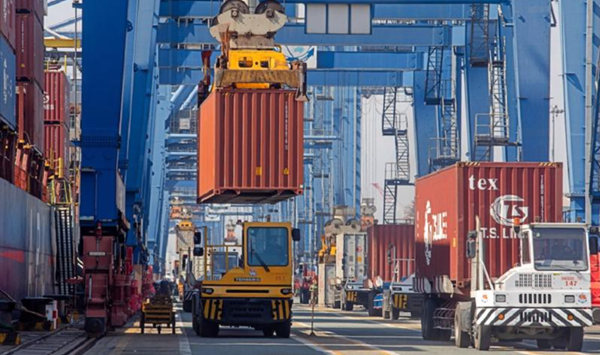 Xuất khẩu lấy lại “nhịp” tăng trưởng, thặng dư thương mại đạt trên 24 tỷ USD