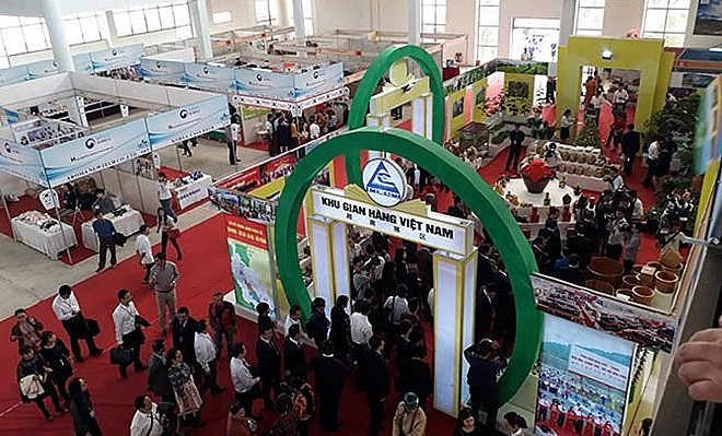 Hội chợ Thương mại Quốc tế Việt- Trung năm 2023 có chủ đề “Phát huy vai trò cầu nối Lào Cai, Vân Nam – thúc đẩy hợp tác toàn diện, phát triển bền vững”