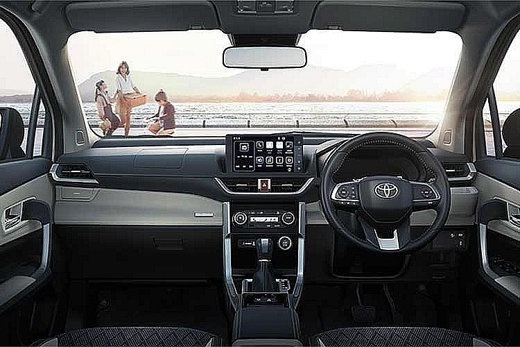 Toyota Veloz Cross X-Urban - Nâng cấp ngoại thất, thêm trang bị
