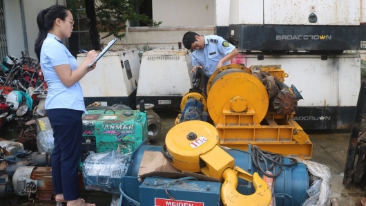 Quảng Bình: Phát hiện lô máy móc cũ nhập lậu trị giá gần 200 triệu đồng