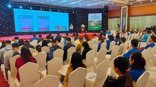 Chương trình đã trang bị những kiến thức, cách thức cơ bản để tăng khả năng bán hàng trên các nền tảng mạng xã hội cho thanh niên nông thôn tỉnh Thanh Hóa. Ảnh MINH HẢI