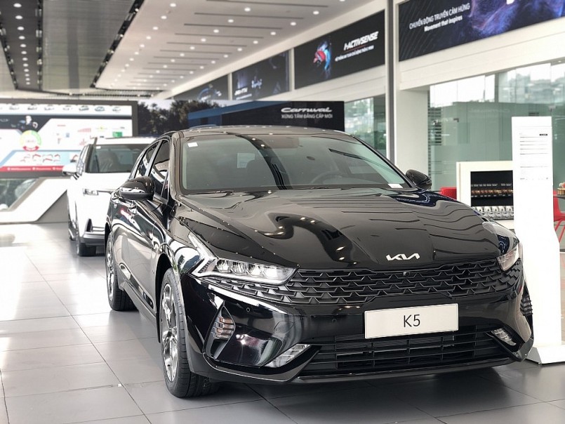 Kia K5 2022 giảm giá, thu hút khách hàng dịp cuối năm