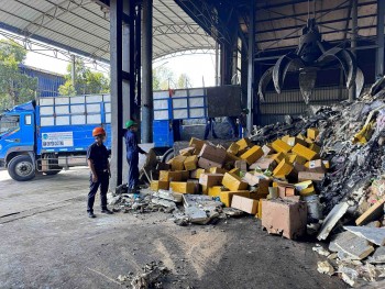 Bắc Ninh: Tiêu hủy hơn 100.000 sản phẩm thuốc lá điện tử nhập lậu
