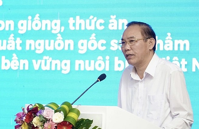 Thứ trưởng Bộ Nông nghiệp và Phát triển nông thôn Phùng Đức Tiến phát biểu tại hội nghị - Ảnh: TRẦN HƯỚNG