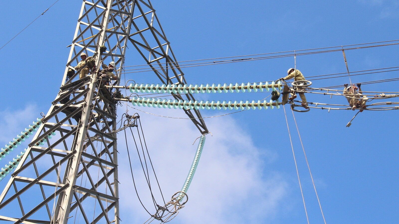 Chính phủ chấp thuận đầu tư hai dự án 500 kV cấp điện cho miền Bắc
