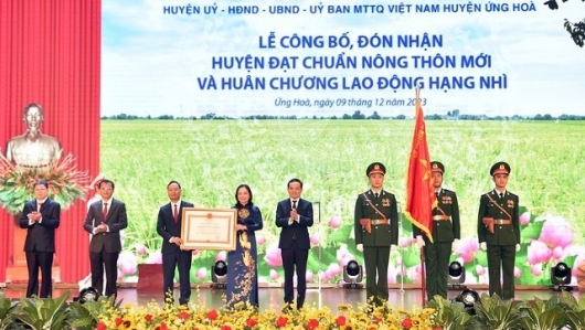 Huyện Ứng Hòa đón nhận danh hiệu đạt chuẩn nông thôn mới và Huân chương Lao động hạng Nhì
