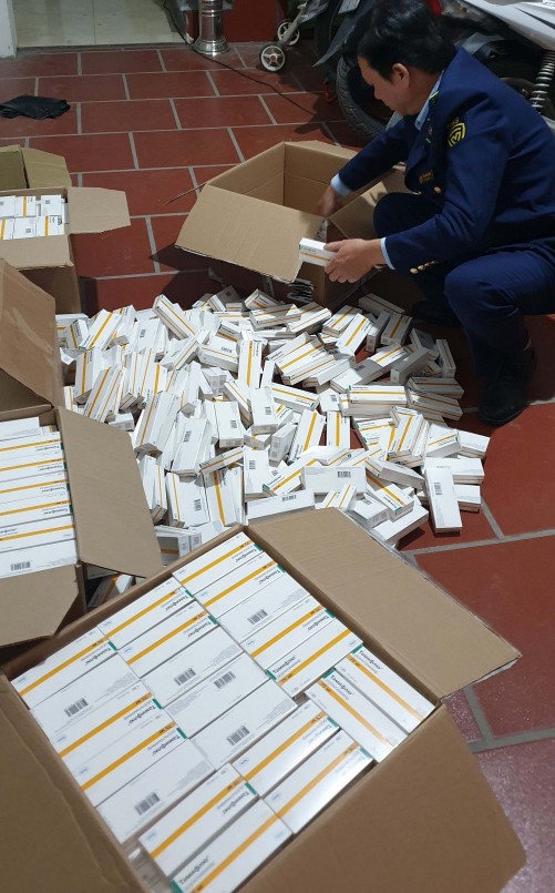 Hà Nội: Tạm giữ hàng nghìn hộp thuốc Tamiflu không rõ nguồn gốc