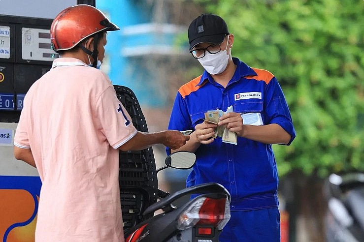 Giá xăng dầu được dự báo giảm mạnh trong kỳ điều hành ngày mai (14/12).