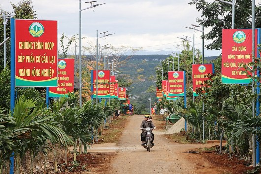 Đắk Nông: Xây dựng tuyến đường kiểu mẫu đầu tiên ở Bon Đắk Láp