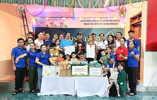 Herbalife Việt Nam lần thứ sáu liên tiếp được AmCham trao giải thưởng Trách Nhiệm Xã Hội Doanh Nghiệp