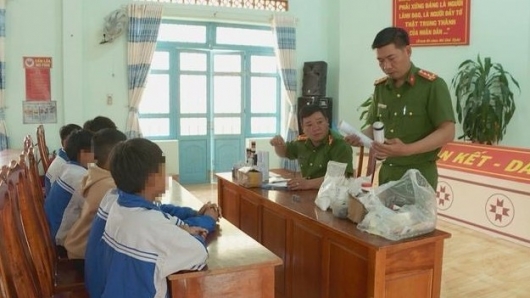 Đắk Lắk: 6 học sinh tự chế tạo pháo nổ để bán kiếm lời