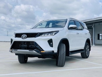 Toyota Fortuner 2024 được nâng cấp màn hình 9 inch, tiêu chuẩn khí thải Euro 5